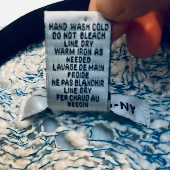 WD NY Open Knit White and Blue Cardigan Sweater Size Small - Picture 5 of 5